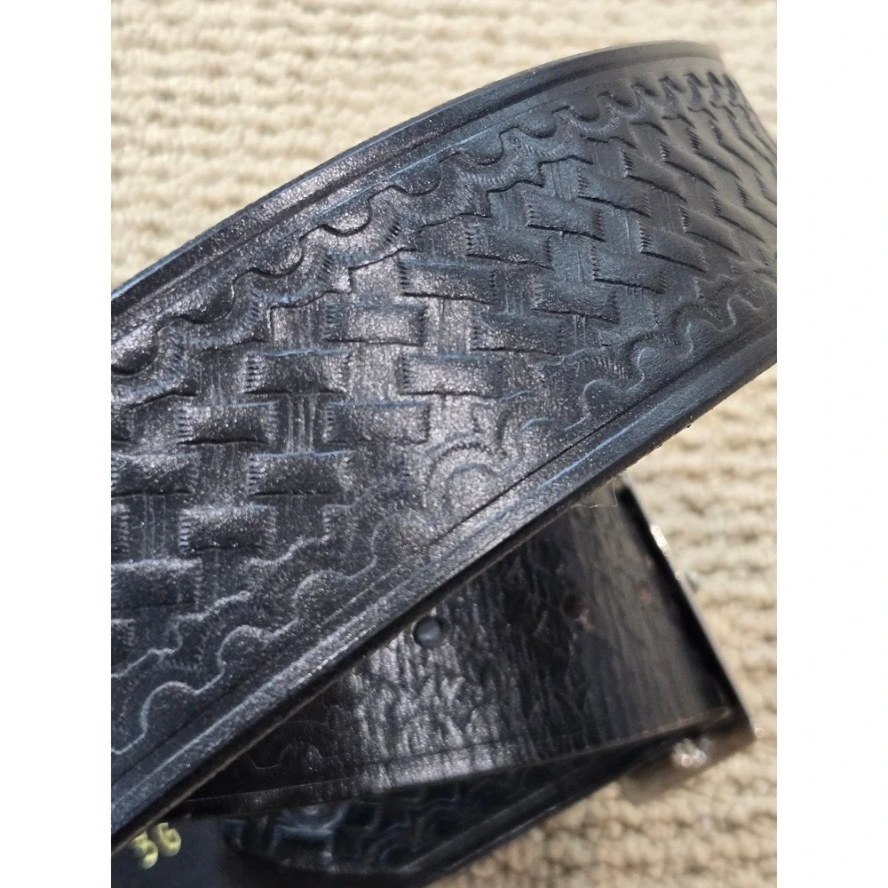 Bay Leather excellent lightly